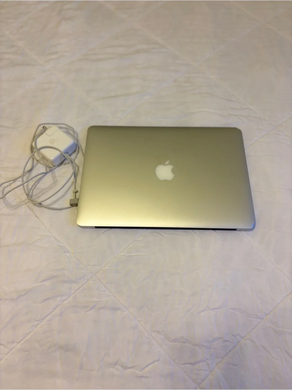 Apple MacBook Pro Laptop in Silver with Charger